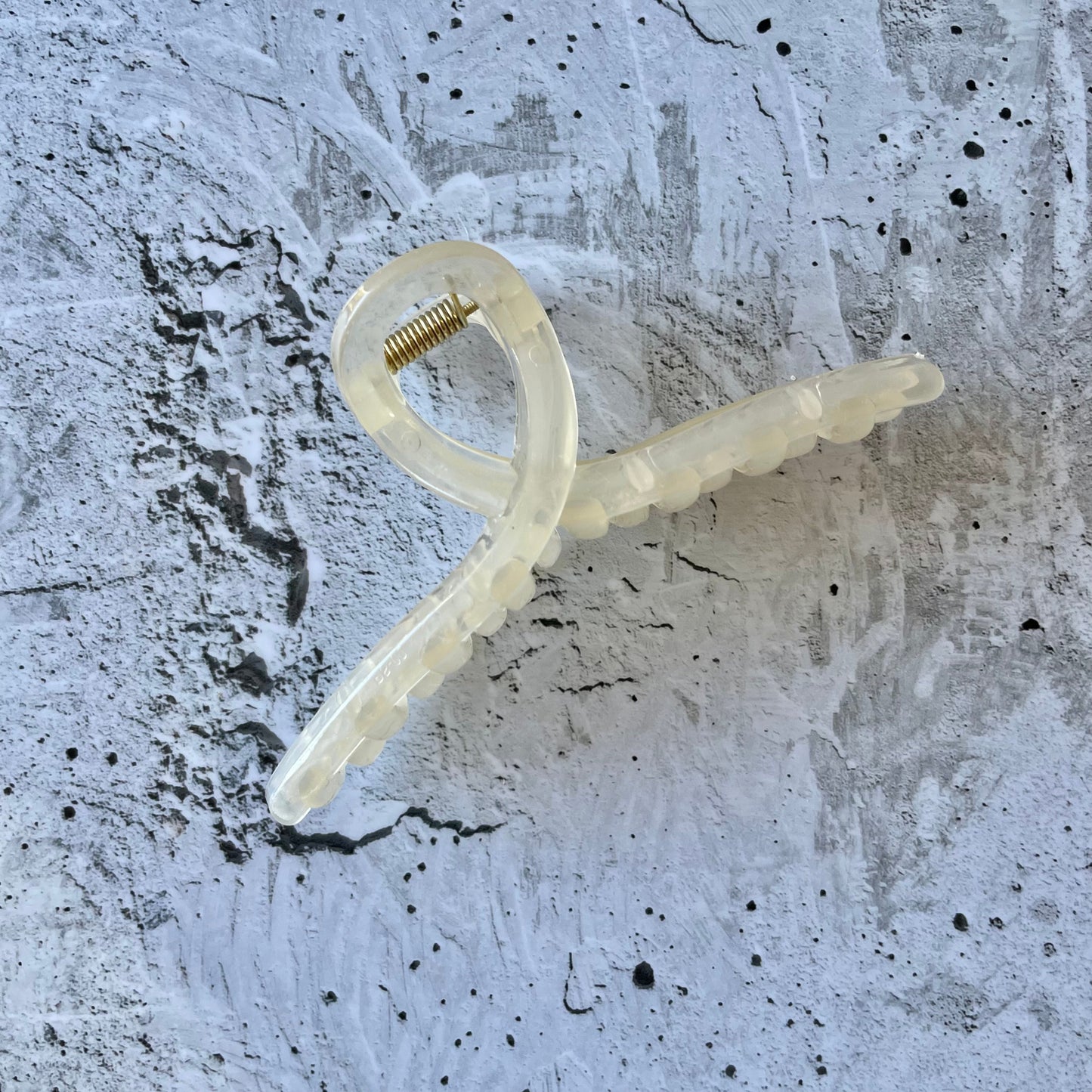 Loop Hair Claw - Beige-Hair Claw-Southern Jewewellery Co.-Southern Goods Co.