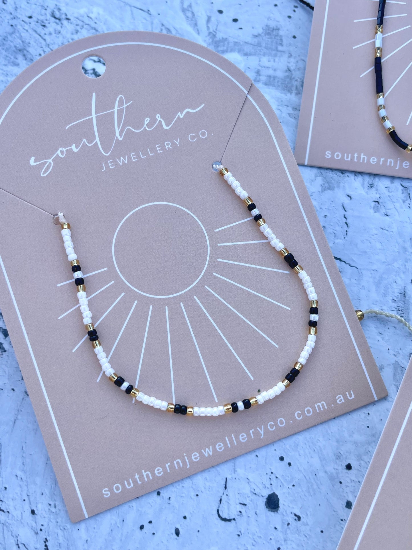 White and Black Beaded Bracelet-Bracelet-Southern Jewewellery Co.-Southern Goods Co.